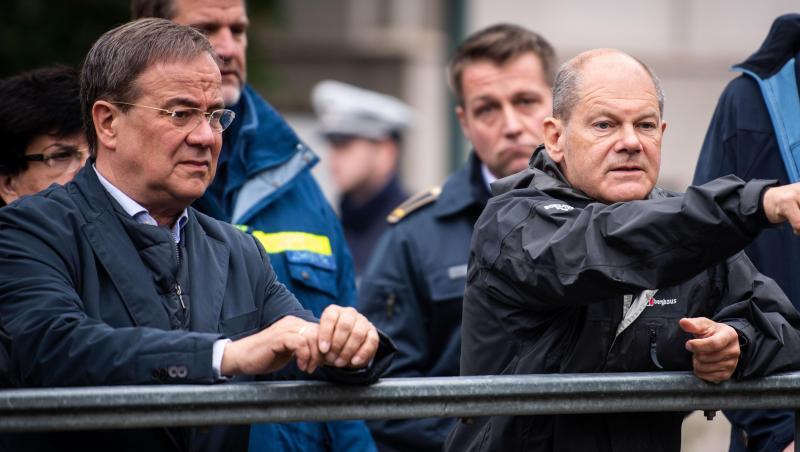 Armin Laschet und Olaf Scholz besuchen Stolberg bei Aachen.