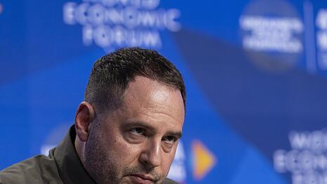 Der Leiter des Präsidentenbüros, Andrij Jermak, galt bisher als der eigentliche starke Mann in der Ukraine. (Archivbild)