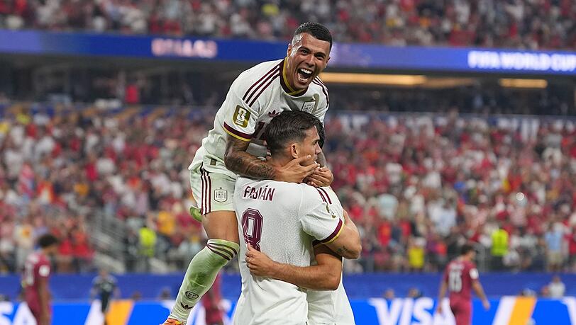 Spanien steht im Viertelfinale der WM. Spanien steht im Viertelfinale der WM.