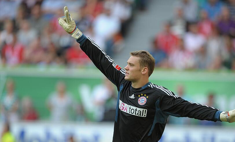 Manuel Neuer ist dem Torsperre-Rekordmeister dicht auf den Fersen. Doch gegenüber seinen fans gibt er sich bescheiden.