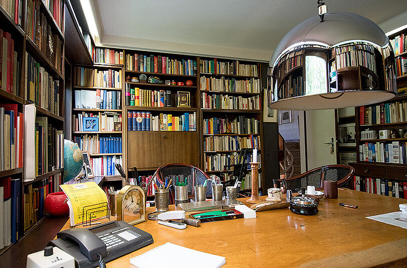 Das Arbeitszimmer: Es liegt im Obergeschoss und ist mit einem Treppenlift erreichbar.