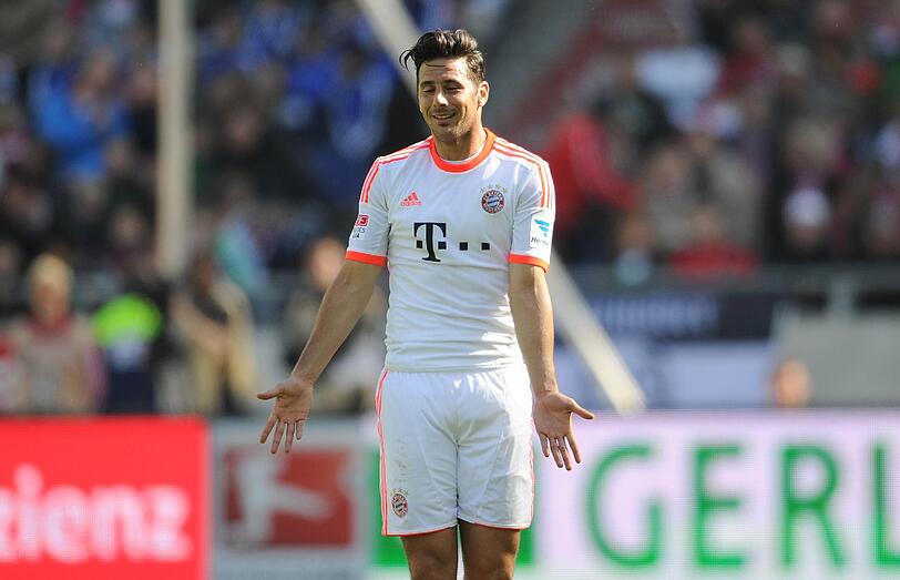Claudio Pizarro (35): Vertrag läuft aus. &bdquo;Natürlich will ich bleiben&ldquo;, sagt der Stürmer. Dagegen steht Sammers Aussage, &bdquo;Platz im Kader für Junge&ldquo; schaffen zu wollen. Aktuell ist noch alles offen. Geht Gomez, kann er bleiben. Sonst haben der HSV und Wolfsburg leise Interesse angemeldet.