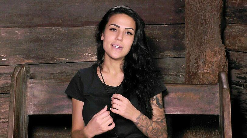 Elena Miras kündigt an, im Dschungel eine Bombe platzen zu lassen