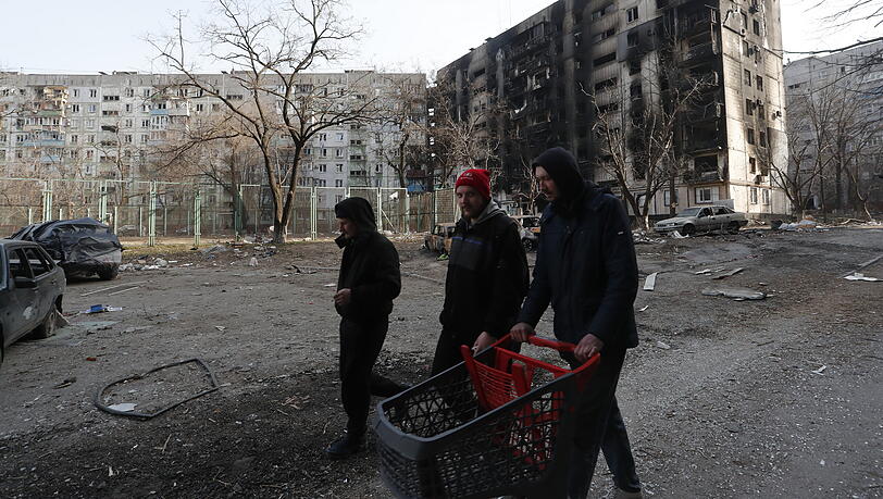 Russland kündigte erneut eine Feuerpause in der umkämpften ukrainischen Stadt Mariupol zur Evakuierung von Zivilisten an. Russland kündigte erneut eine Feuerpause in der umkämpften ukrainischen Stadt Mariupol zur Evakuierung von Zivilisten an.