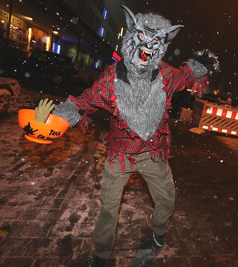 Wilde Kostüme, gruselige Wunden, spitze Zähne: So wild feierte München "Europas größte Halloween-Party" in der Kultfabrik!