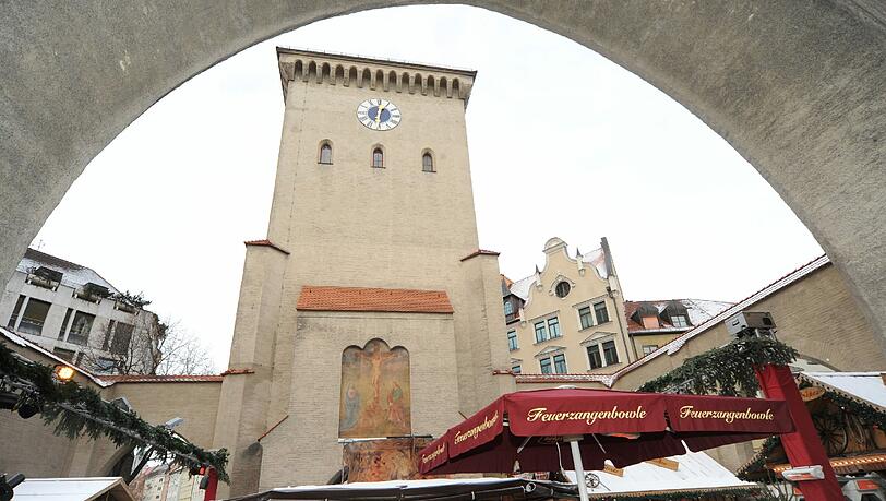 Noch bis 6. Januar kann man am Isartor den heißen Trunk schlürfen. Noch bis 6. Januar kann man am Isartor den heißen Trunk schlürfen.