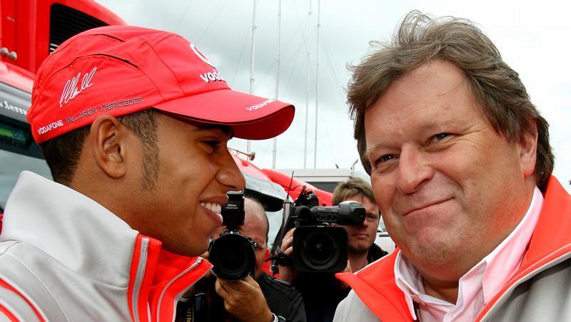 Norbert Haug (re.) ist Hamiltons Chef bei McLaren-Mercedes. Norbert Haug (re.) ist Hamiltons Chef bei McLaren-Mercedes.
