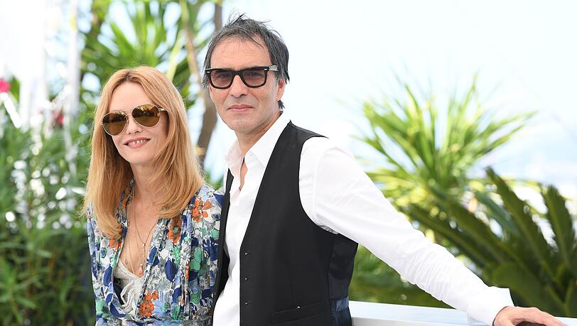 Vanessa Paradis und Samuel Benchetrit haben nach acht Jahren Ehe ihre Trennung bekannt gegeben. Vanessa Paradis und Samuel Benchetrit haben nach acht Jahren Ehe ihre Trennung bekannt gegeben.
