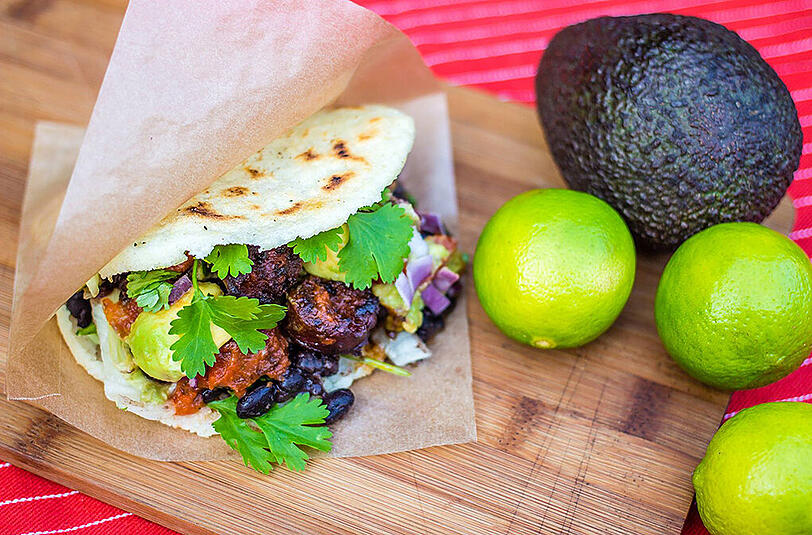 Der Streetfood-Markt &bdquo;Hall of Taste&ldquo; findet ab jetzt wieder jeden Freitag im Juni im Mixed Munich Arts am Königsplatz statt.