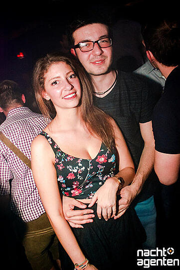 Beim "Tanz in den Mai" im Gecko Club war für jeden Musikgeschmack etwas dabei. Einige wagten sich auch mit Dirndl oder Lederhosen auf die Tanzfläche.