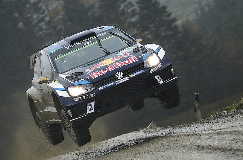 Der Norweger Andreas Mikkelsen im Volkswagen Polo R WRC während der Rallye Wales.