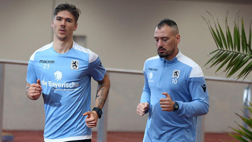Fehlten am Dienstag im Traning des TSV 1860: Nicholas Helmbrecht (l.) und Timo Gebhart. Fehlten am Dienstag im Traning des TSV 1860: Nicholas Helmbrecht (l.) und Timo Gebhart.