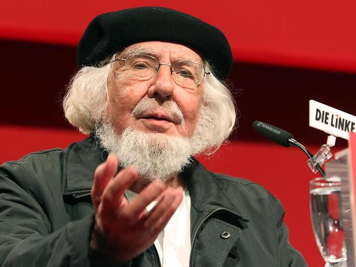 Ernesto Cardenal auf dem Bundesparteitag der Linkspartei in Rostock 2010.