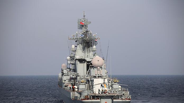 Der angeschlagene russische Raketenkreuzer "Moskwa" ist nach russischen Angaben gesunken.