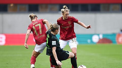 Bleibt Münchnerin: Carolin Simon (r.).