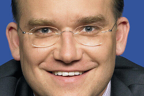 CSU-Fraktions-Chef Sebastian Brehm wirft Schneider raus.