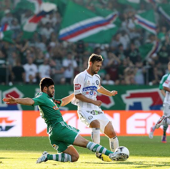 Defensivmann Muhammed Ildiz kann wie hier gegen Sturm Graz dazwischen hauen.