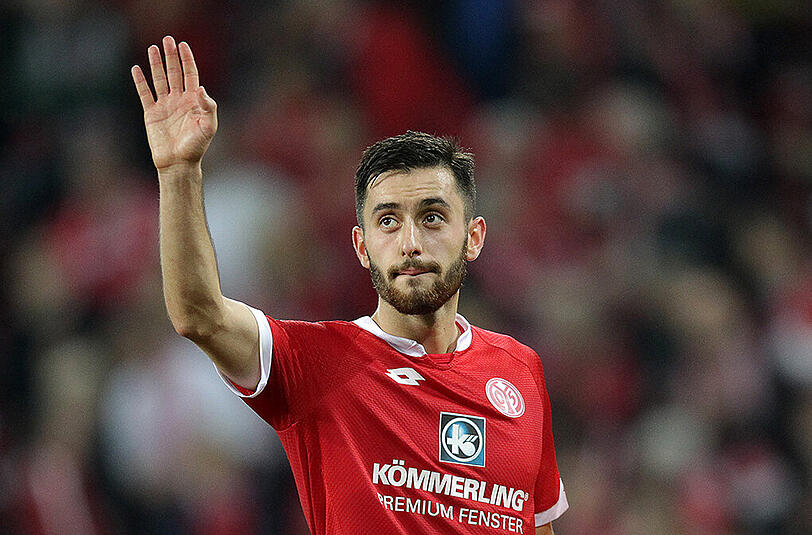 Wochenlang waren Malli und der vermeintlich bevorstehende Wechsel des türkischen Nationalspielers zum Ligarivalen Borussia Dortmund bei den Rheinhessen das beherrschende Thema.