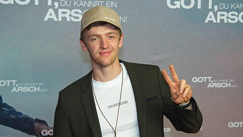 Schauspieler Timur Bartels.