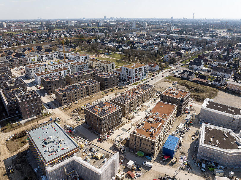Blick &uuml;ber das Neubauprojekt an der Hochmuttinger Stra&szlig;e.