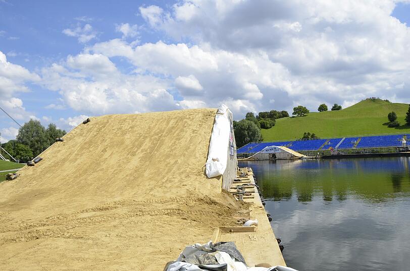 Sehen Sie hier weitere Bilder von der Strecke waghalsigen X-Fighters-Strecke auf dem Olympiasee!