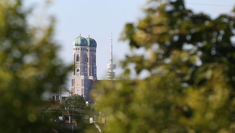 Schöne Aussicht! Ohne Laub wird sie bald noch besser. Schöne Aussicht! Ohne Laub wird sie bald noch besser.