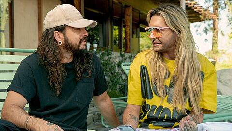 Tom (l.) und Bill Kaulitz geben in der dritten Staffel ihrer Netflix-Serie "Kaulitz & Kaulitz" wieder viele Einblicke in ihren privaten und beruflichen Alltag.
