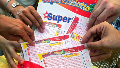 Italien ist im Lotto-Fieber. Italien ist im Lotto-Fieber.