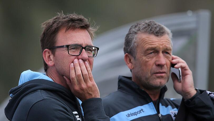 Quasi als eine seiner ersten Amtshandlungen hat 1860-Geschäftsführer Markus rejek (l.) Sportchef Florian Hinterberger entlassen. Quasi als eine seiner ersten Amtshandlungen hat 1860-Geschäftsführer Markus rejek (l.) Sportchef Florian Hinterberger entlassen.