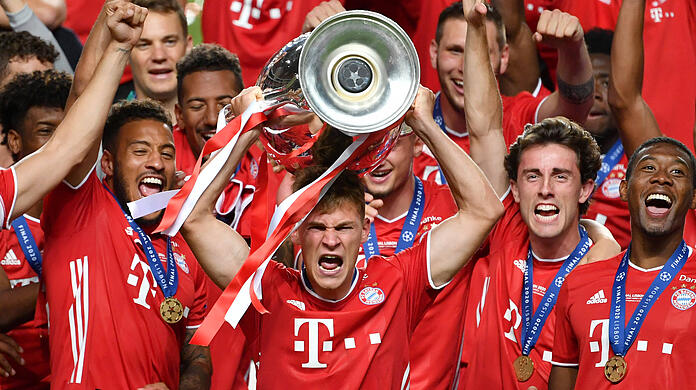 Am Ziel seiner Träume: Joshua Kimmich mit dem Champions-League-Pokal.