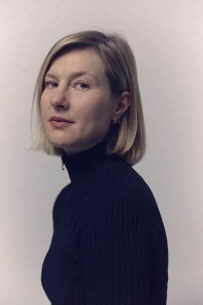 Anna Drexler wurde 1990 in Filderstadt geboren und studierte an der Otto-Falckenberg-Schule. 2013 bis 2017 war sie im Ensemble der Münchner Kammerspiele. 2014 erhielt sie den AZ-Stern des Jahres. Seit 2024 ist sie am Residenztheater - wie auch Steven Scharf. Anna Drexler wurde 1990 in Filderstadt geboren und studierte an der Otto-Falckenberg-Schule. 2013 bis 2017 war sie im Ensemble der Münchner Kammerspiele. 2014 erhielt sie den AZ-Stern des Jahres. Seit 2024 ist sie am Residenztheater - wie auch Steven Scharf.