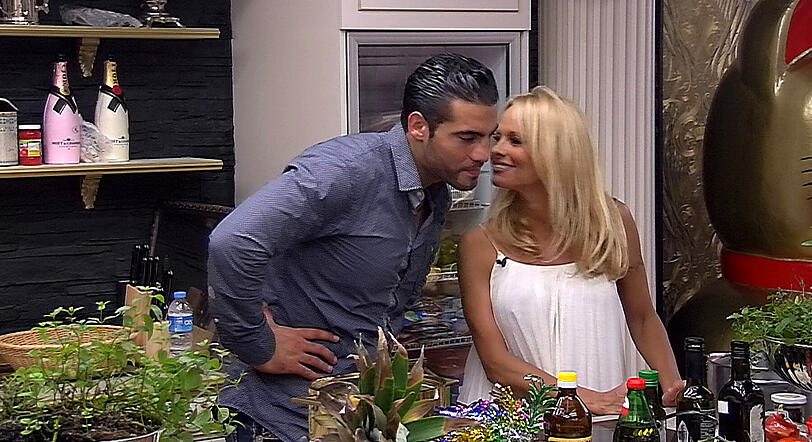 Tag 13 bei Big Brother: Pamela Anderson auf Flirtkurs mit Manuel Charr. Die Bilder