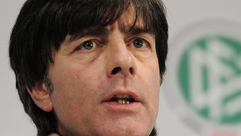 Hochzufrieden mit der "nicht einfachen Situation" - Bundestrainer Joachim Löw. Hochzufrieden mit der "nicht einfachen Situation" - Bundestrainer Joachim Löw.