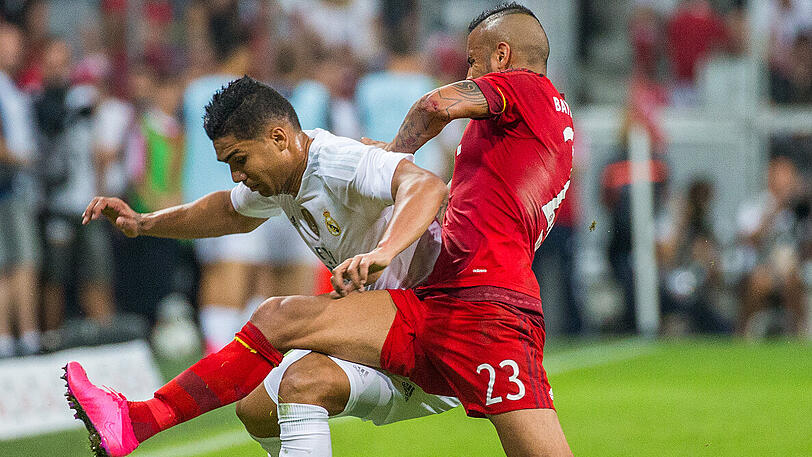 Casemiro im Duell mit Arturo Vidal