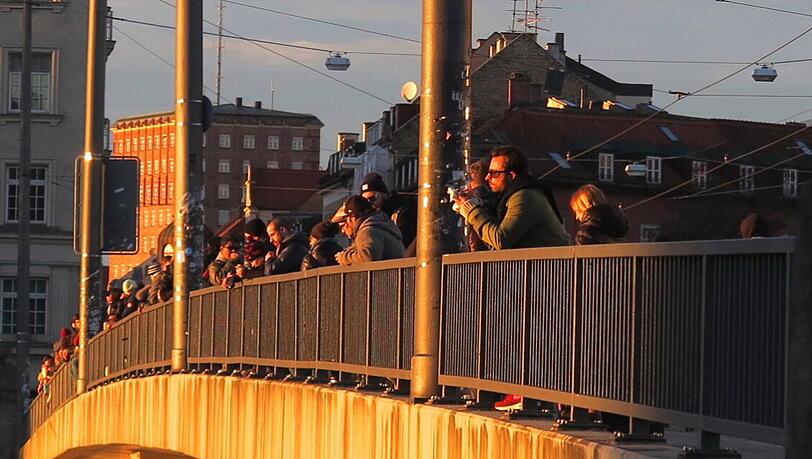 AZ-Leser Ðorðe Matkoviæ hat Schönes und Kurioses an der reichenbachbrücke fotografisch festgehalten. AZ-Leser Ðorðe Matkoviæ hat Schönes und Kurioses an der reichenbachbrücke fotografisch festgehalten.