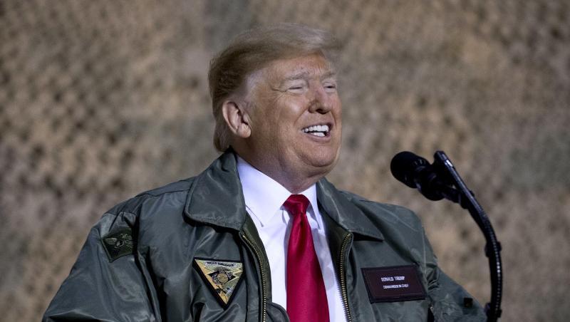 Donald Trump spricht zu Soldaten auf der Al Asad Air Base zu Soldaten. Donald Trump spricht zu Soldaten auf der Al Asad Air Base zu Soldaten.