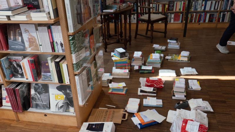 Buchbestellungen - zur Auslieferung bereit. Buchbestellungen - zur Auslieferung bereit.