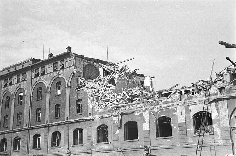 1944: Die zerstörte Pschorr-Brauerei in der Bayerstraße. 1944: Die zerstörte Pschorr-Brauerei in der Bayerstraße.