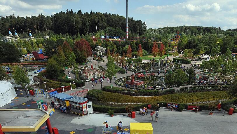 Das Lego-Mosaik in seiner vollen Pracht: Es zeigt das Jubiläumsheft des "Micky Maus"-Magazins. Das Lego-Mosaik in seiner vollen Pracht: Es zeigt das Jubiläumsheft des "Micky Maus"-Magazins.