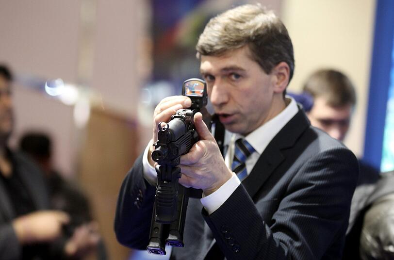 Defence Expo 2014: Die irren Bilder von der Waffen-Messe in Indien