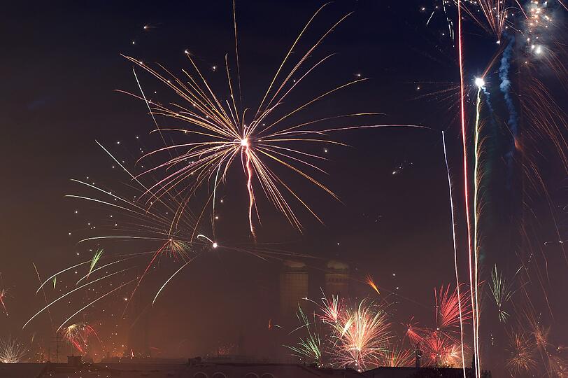 Silvester 2014/2015! So schön funkelte das Feuerwerk über München: Die Bilder.