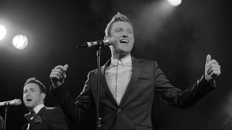 In Deutschland wurde Timmy Matley mit seiner Band Overtones und dem "Gambling Man" bekannt.