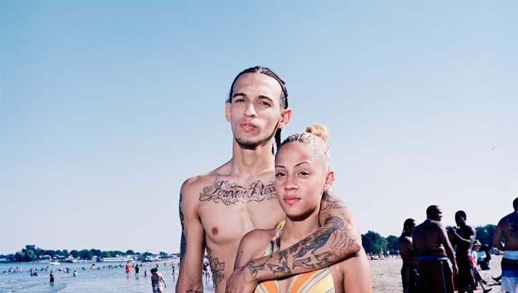 Der Fotograf Wayne Lawrence war einen Sommer lang am Stadtstrand der Bronx unterwegs und hat die Badegäste fotografiert. Der Fotograf Wayne Lawrence war einen Sommer lang am Stadtstrand der Bronx unterwegs und hat die Badegäste fotografiert.
