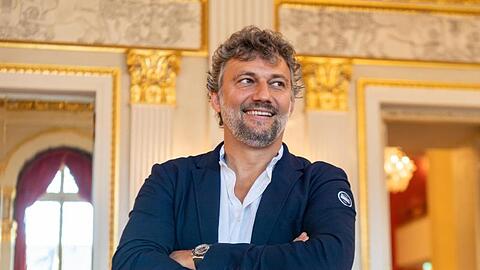 Der Opernsänger Jonas Kaufmann in einem Prunksaal des bayerischen Nationaltheaters. Foto: Peter Kneffel/Archivbild