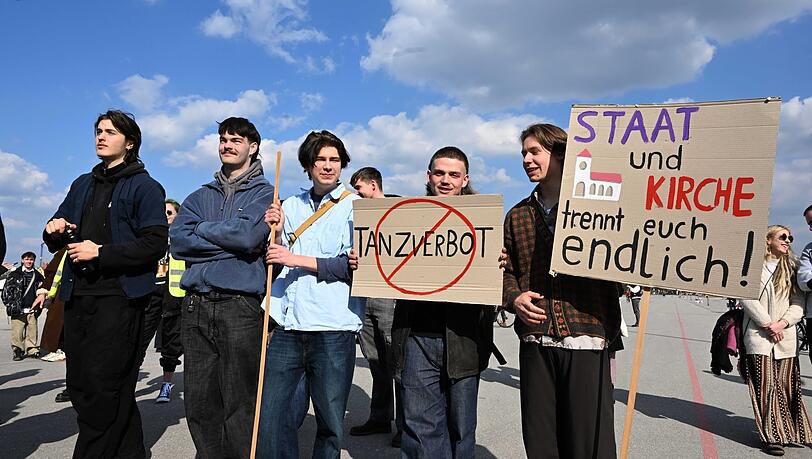 Letztes Jahr wurde auf der Theresienwiese gegen das Tanzverbot demonstriert.