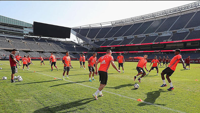 Das erste Training des FC Bayern auf seiner USA-Reise. Das erste Training des FC Bayern auf seiner USA-Reise.