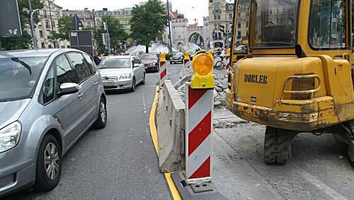 Am Stachus wird’s eng: Diesmal werden die Betonfugen des Untergeschosses saniert. Am Stachus wird’s eng: Diesmal werden die Betonfugen des Untergeschosses saniert.