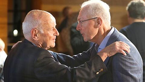 Eines der letzten Treffen zweier enger Freunde: AZ-Reporter Hartmut Scherzer (l.) und Franz Beckenbauer im Jahre 2020.