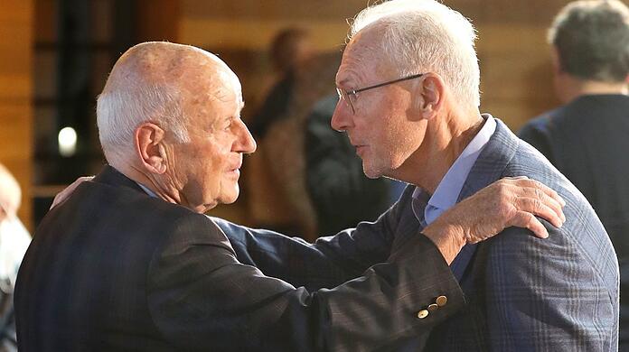 Eines der letzten Treffen zweier enger Freunde: AZ-Reporter Hartmut Scherzer (l.) und Franz Beckenbauer im Jahre 2020.