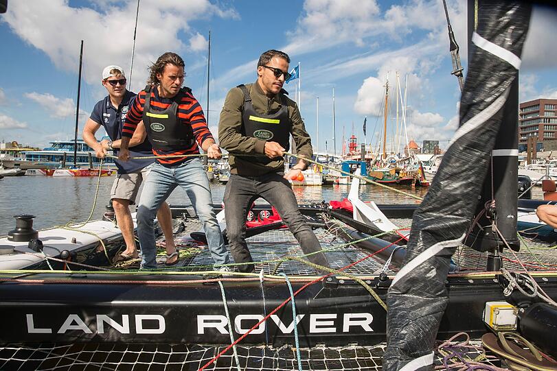 Stephan Luca und Kostja Ullman bei der Land Rover Sailing Series in Hamburg